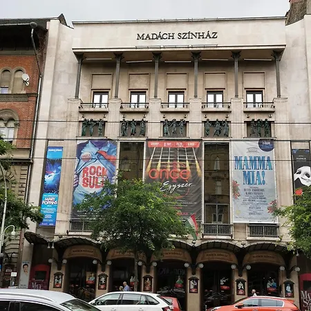 E34 * ブダペスト