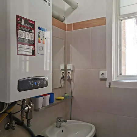 Apartment E34