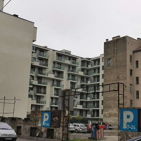 Apartment E34 *