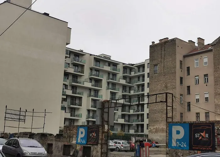 Apartment E34 *